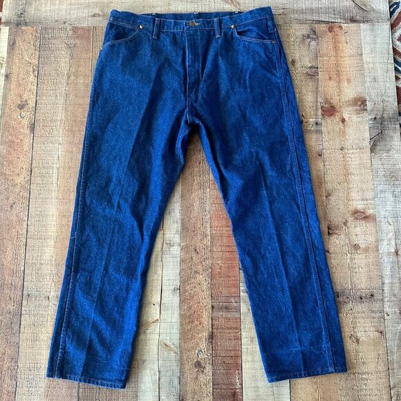 Vintage Blue Denim Jeans With Classic Fit & Slightly Worn Charm - Picture 1 of 8